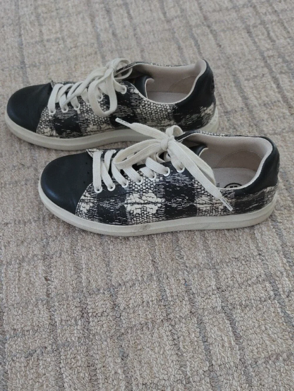 Tory Burch Black and Cream Textured Leather Lace-Up Sneakers
